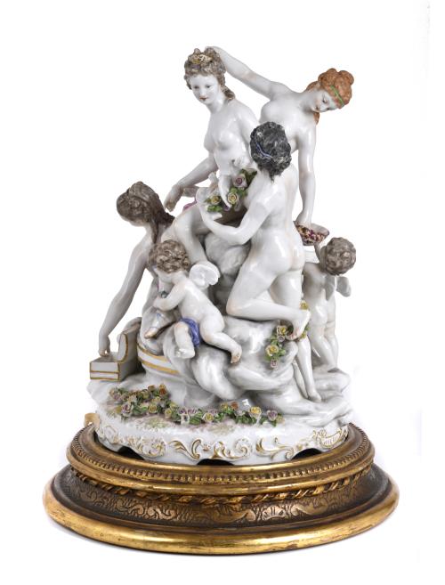 SIGUIENDO MODELOS DE MEISSEN. "El baño de Diana", siglo XX. 