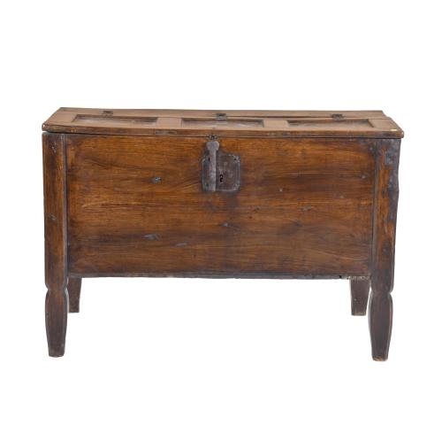 Chest, probably from the North of Spain, 18th century.