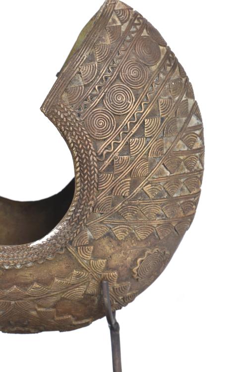 ESCUELA AFRICANA, SIGLO XX.   Brazalete, probabalemente de 