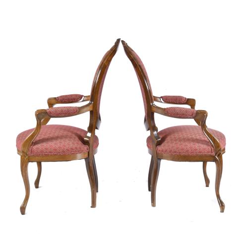 Pareja de sillones de estilo Isabelino, med. siglo XX. 