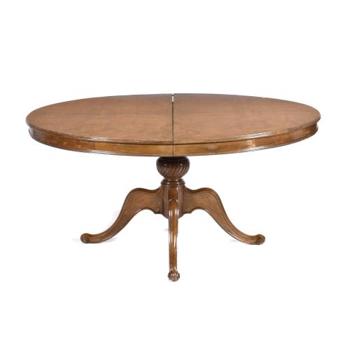 Mesa de comedor Victoriana, siglo XIX. 