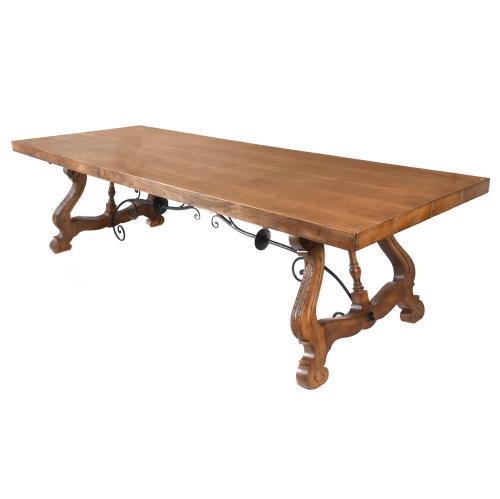Mesa con patas de lira, siglo XX. 