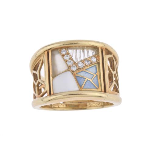 Bagués. Anillo ancho con diamantes, esmalte y madre perla.