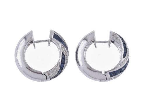 Pendientes aro en con zafiros y diamantes.