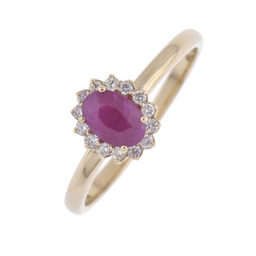 Ring with ruby and diamonds rosette.