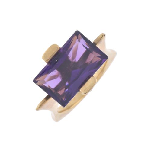 Fantasy ring with amethyst.