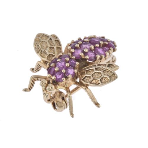 Broche en forma de abeja.
