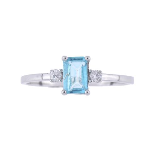 Sortija con cuarzo y diamantes.