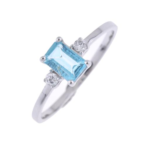 Sortija con cuarzo y diamantes.