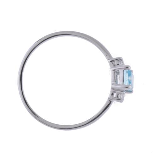 Sortija con cuarzo y diamantes.