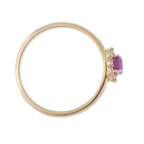 Anillo con rubí y rosetón de diamantes.