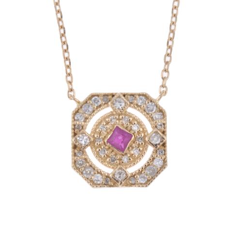 Collar con colgante con rubís y diamantes.