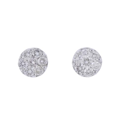 Pendientes en forma de flor con diamantes.