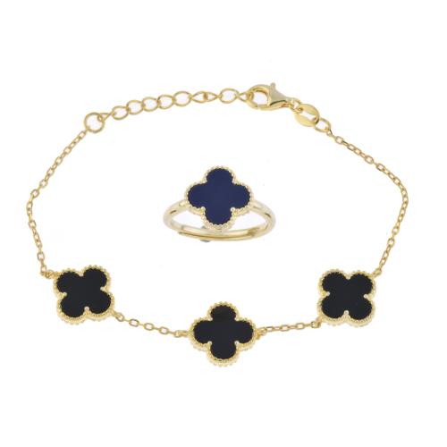 Pulsera y anillo en forma de trébol con esmalte y ónice.
