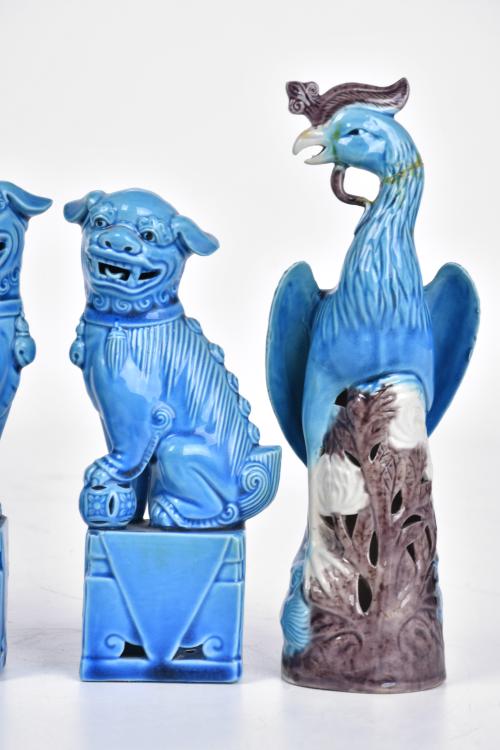 ESCUELA CHINA, SIGLO XX.  Pareja de pavos reales y Perros F
