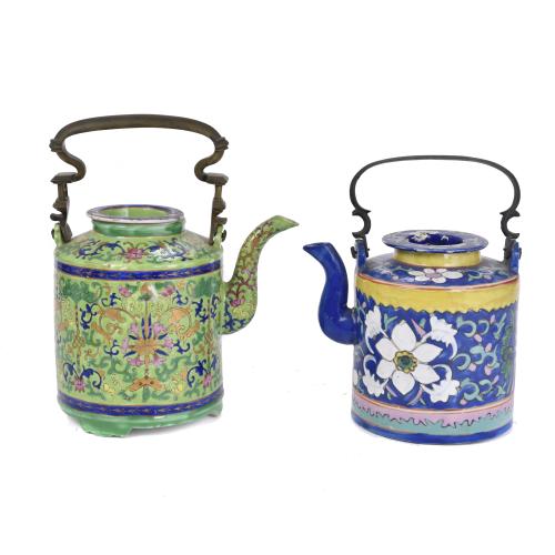 20TH CENTURY CHINESE SCHOOL. Set of two teapots.