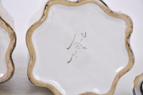 Lote de dos jarrones italianos, siglo XIX. 