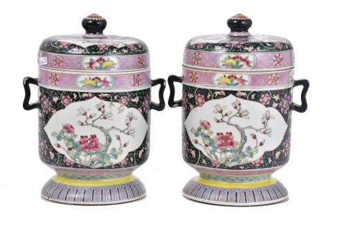 ESCUELA CHINA, SIGLO XX.  Pareja de tibores Familia Rosa. 