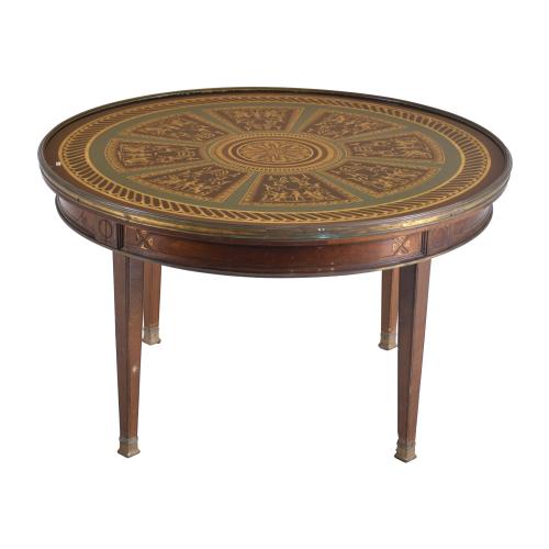 SIGUIENDO MODELOS DE JEAN BÉRAIN (1640 - 1711). Mesa de centro baja.