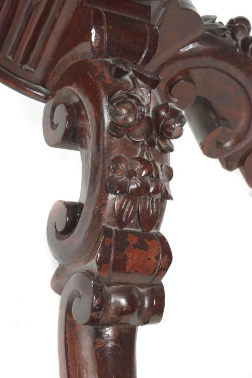 MESA VELADOR ESTILO VICTORIANO, PRIMERA MITAD SIGLO XX.