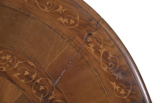Mesa velador Isabelina, siglo XIX. 