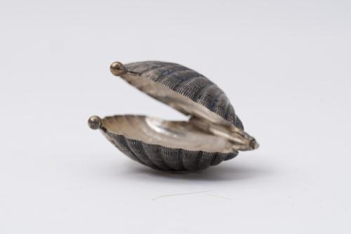 Various silver objects, 20th century.