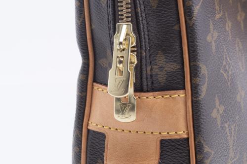 LOUIS VUITTON. Travel document holder.