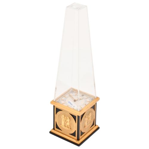 JAEGER-LECOULTRE.   Reloj de sobremesa obelisco.