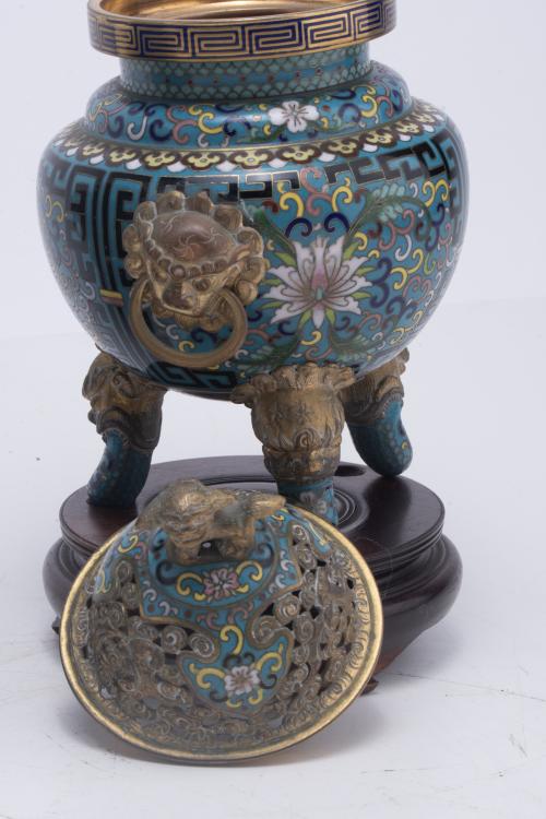 20TH CENTURY CHINESE SCHOOL. Set of two jars.