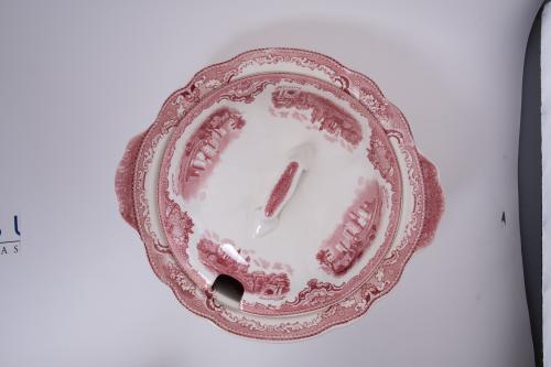JOHNSON BROSS. ‘Old Britain Castles’ tableware.