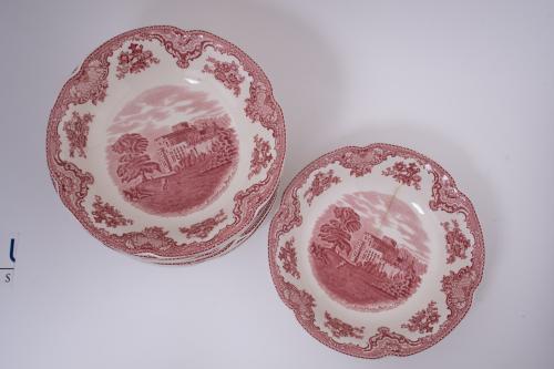JOHNSON BROSS. ‘Old Britain Castles’ tableware.