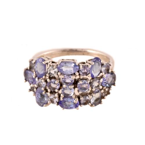 Anilo fantasía con símil de tanzanitas.