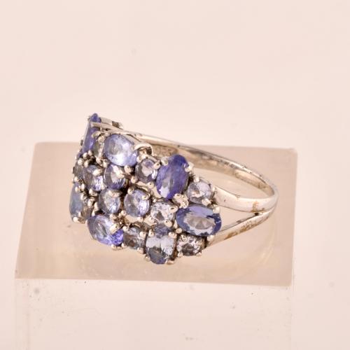 Anilo fantasía con símil de tanzanitas.