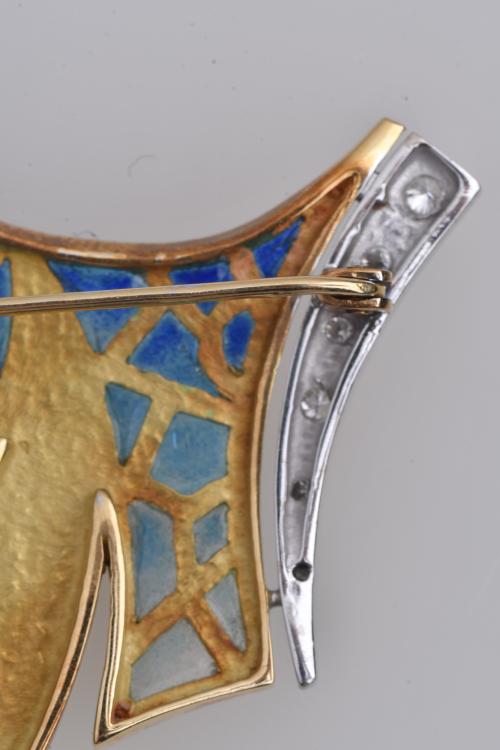 Brooch with glazed enamel and diamonds.