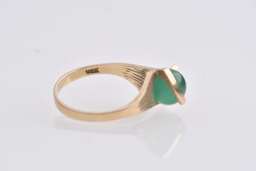 Anillo estilo racionalista con jade.