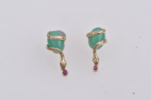 Conjunto de colgante anillo y pendientes en forna de serpie