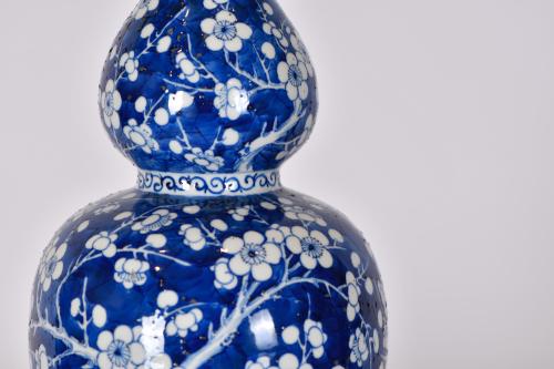 19TH CENTURY CHINESE SCHOOL. Pumpkin vase, Kangxi style.