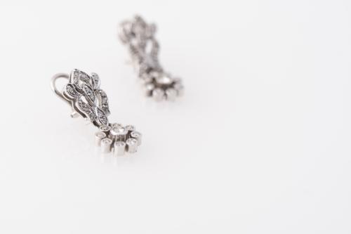 Art Déco style diamonds earrings.