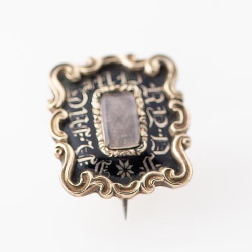 Locket brooch