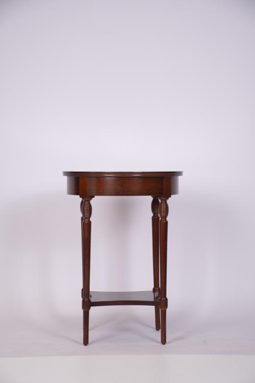 Elizabethan-style gueridon, 20th century.