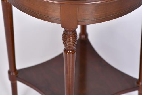 Elizabethan-style gueridon, 20th century.