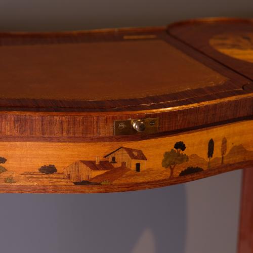Noucentista-style desk, 20th century.