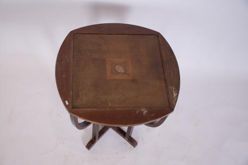 ATR. JOAN BUSQUETS I JANÉ (1874 - 1949). Mesa de centro. 
