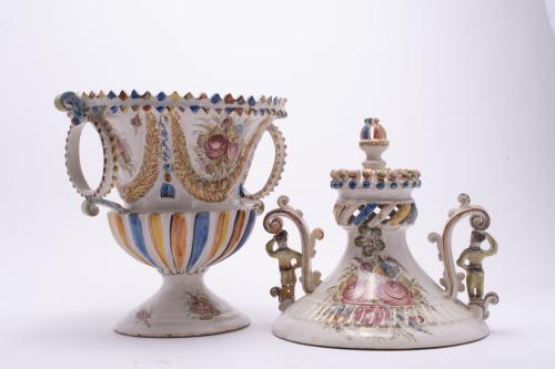 Large vase in Manises ceramic, 20th century.