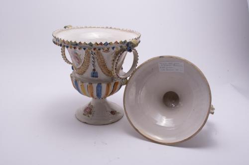 Large vase in Manises ceramic, 20th century.