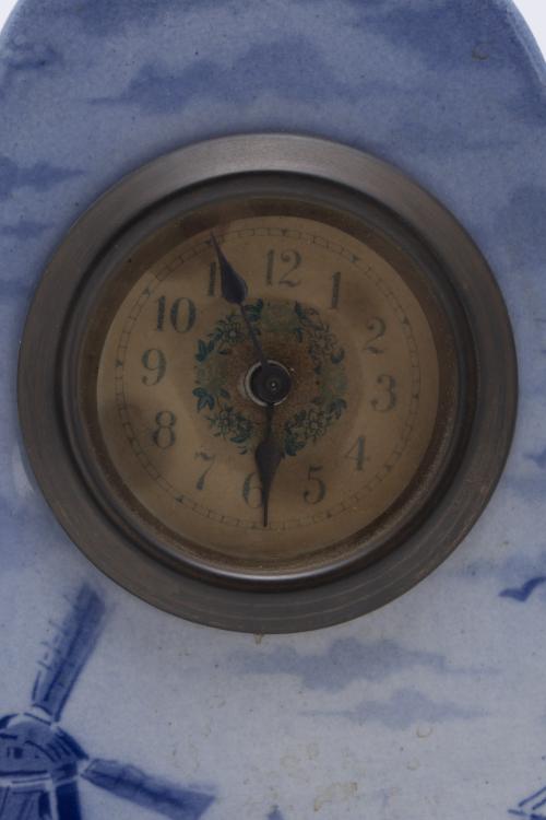 Lot of eleven table clocks, 20th century.