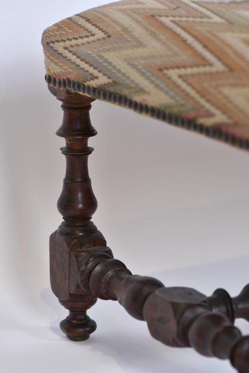 Louis XIII style bench, 19th century.