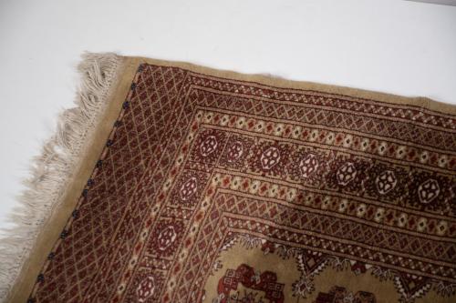 Alfombra paquistaní, siglo XX.