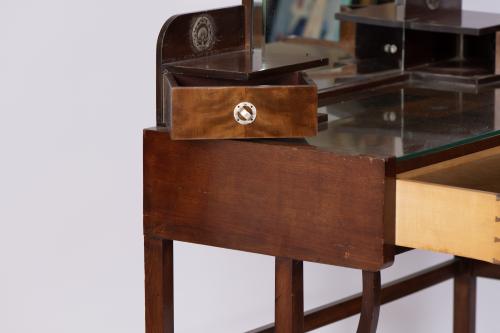 ATTR. TO JOAN BUSQUETS I JANÉ (1874 - 1949). Dressing table
