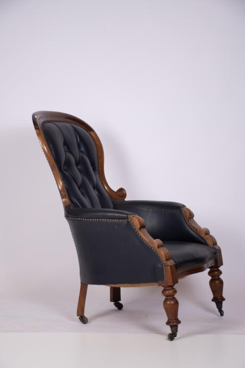 Victorian-style armchair, 20th century.